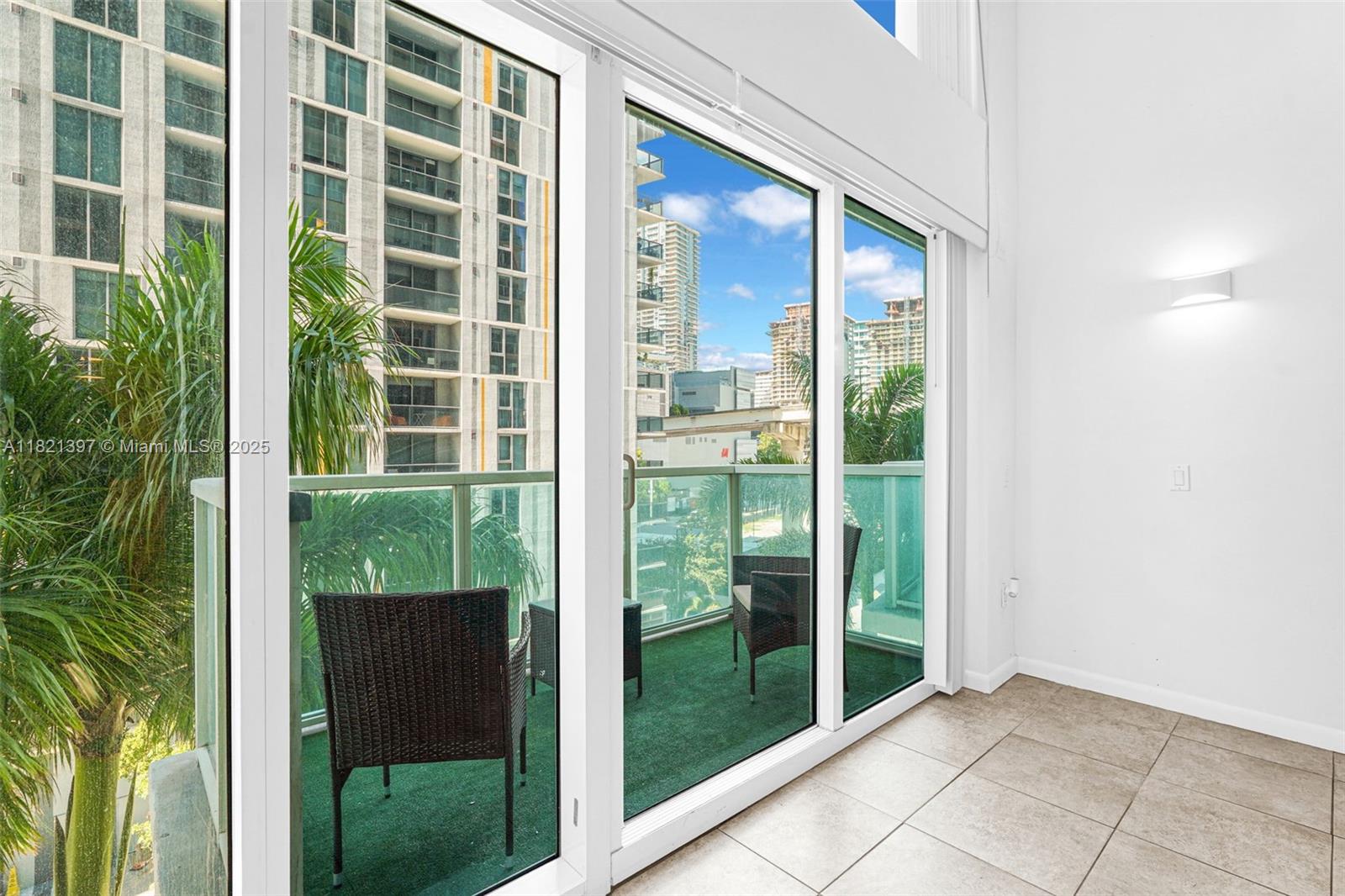 41 SE 5th St # 406