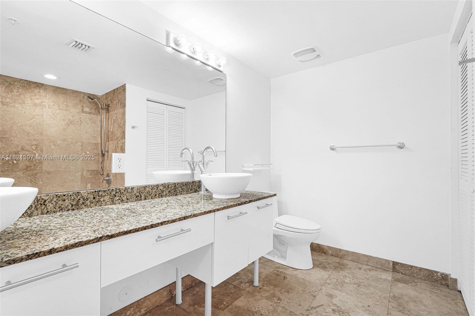 41 SE 5th St # 406