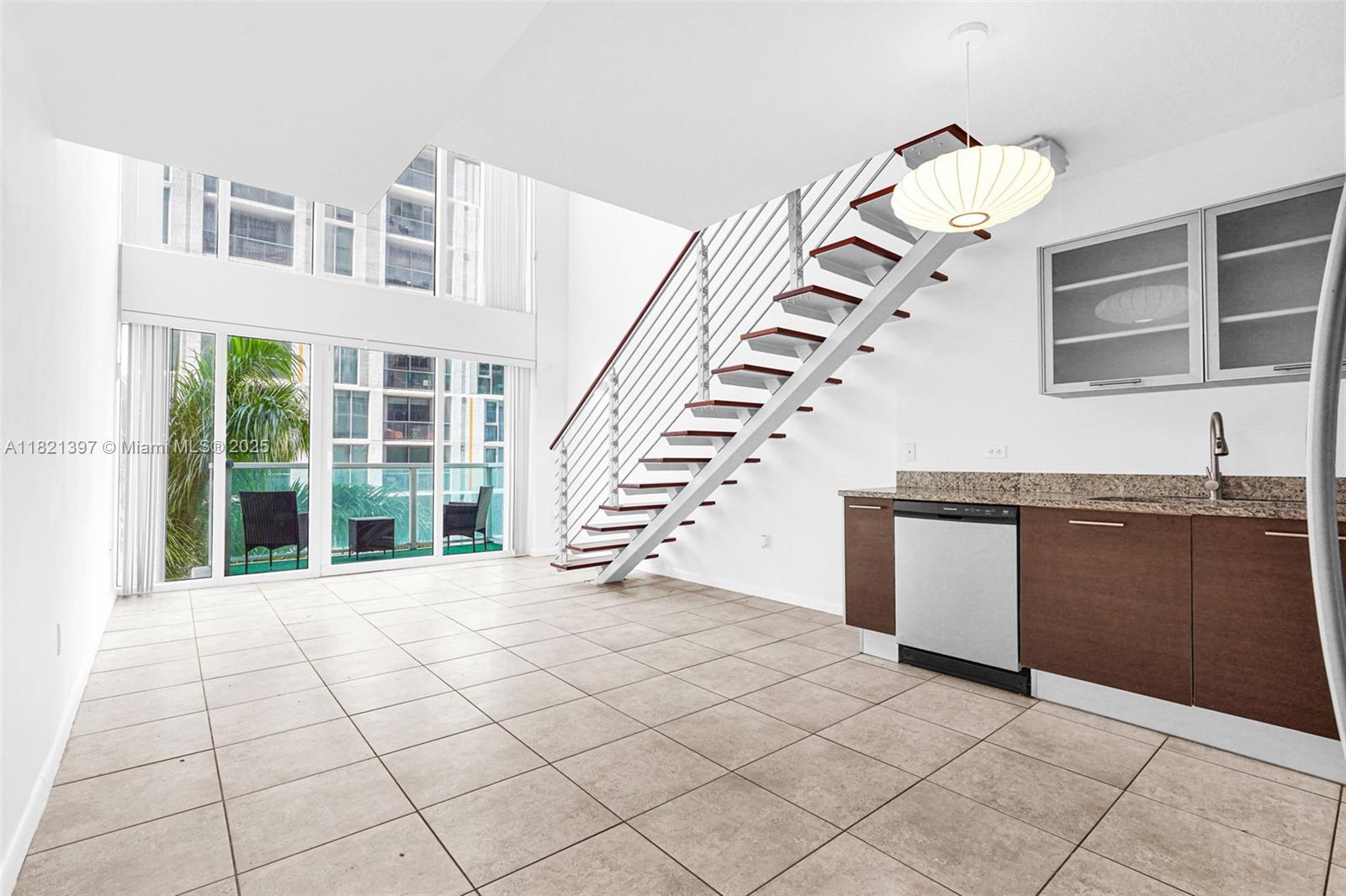 41 SE 5th St # 406
