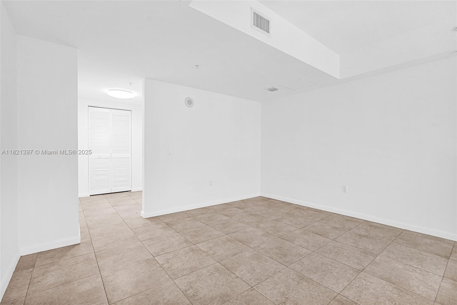41 SE 5th St # 406
