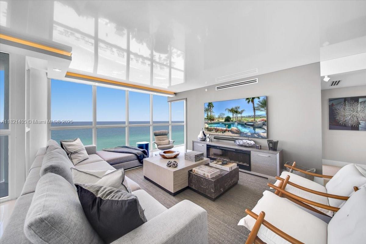 16425 Collins Ave # 1016