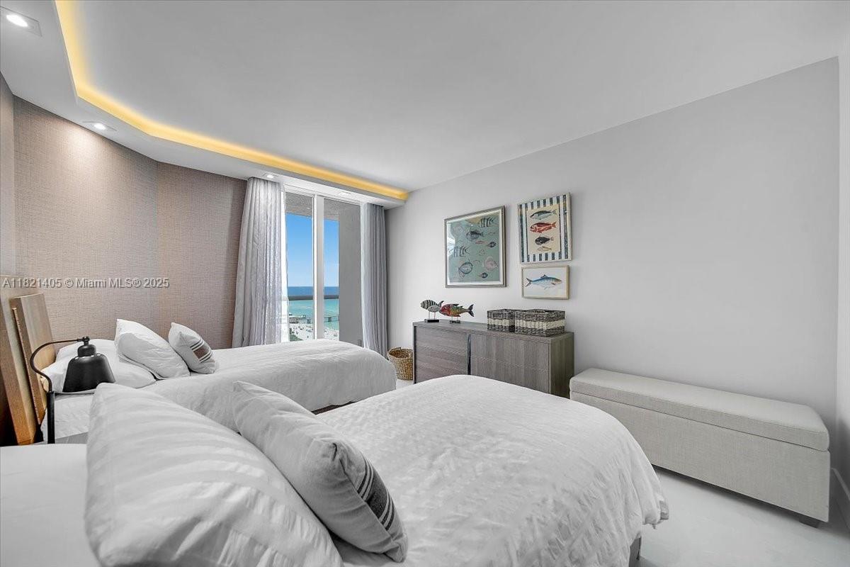 16425 Collins Ave # 1016