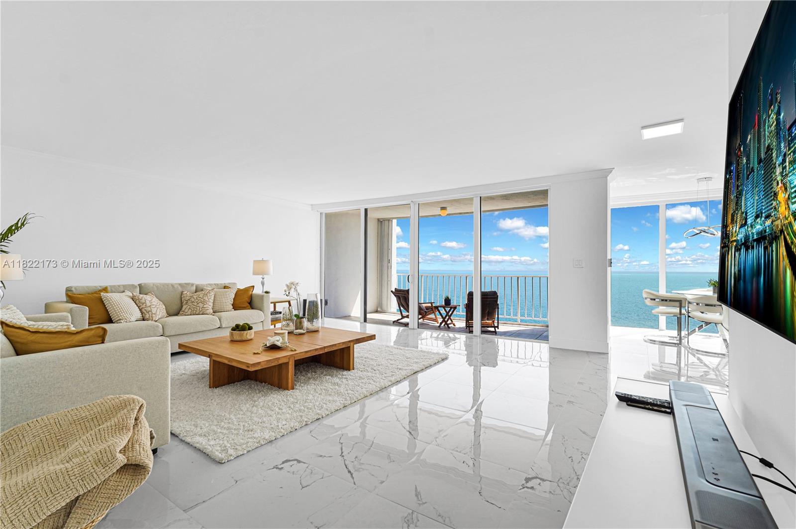 881 OCEAN DR # 21D