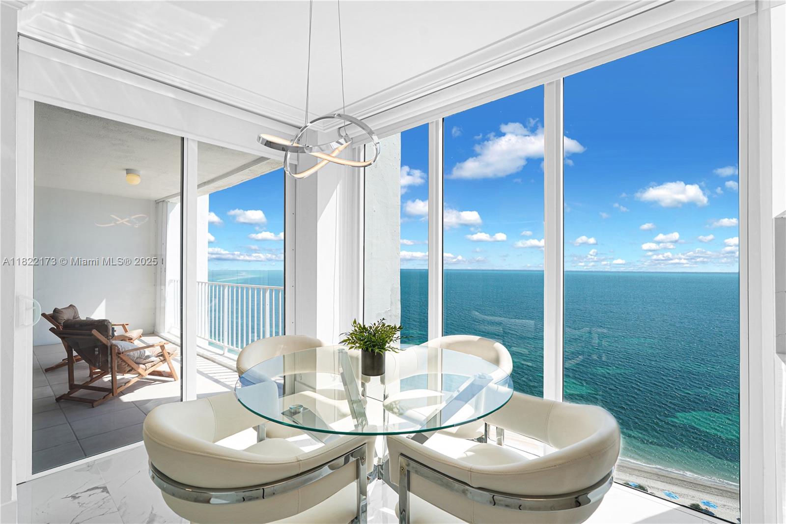 881 OCEAN DR # 21D