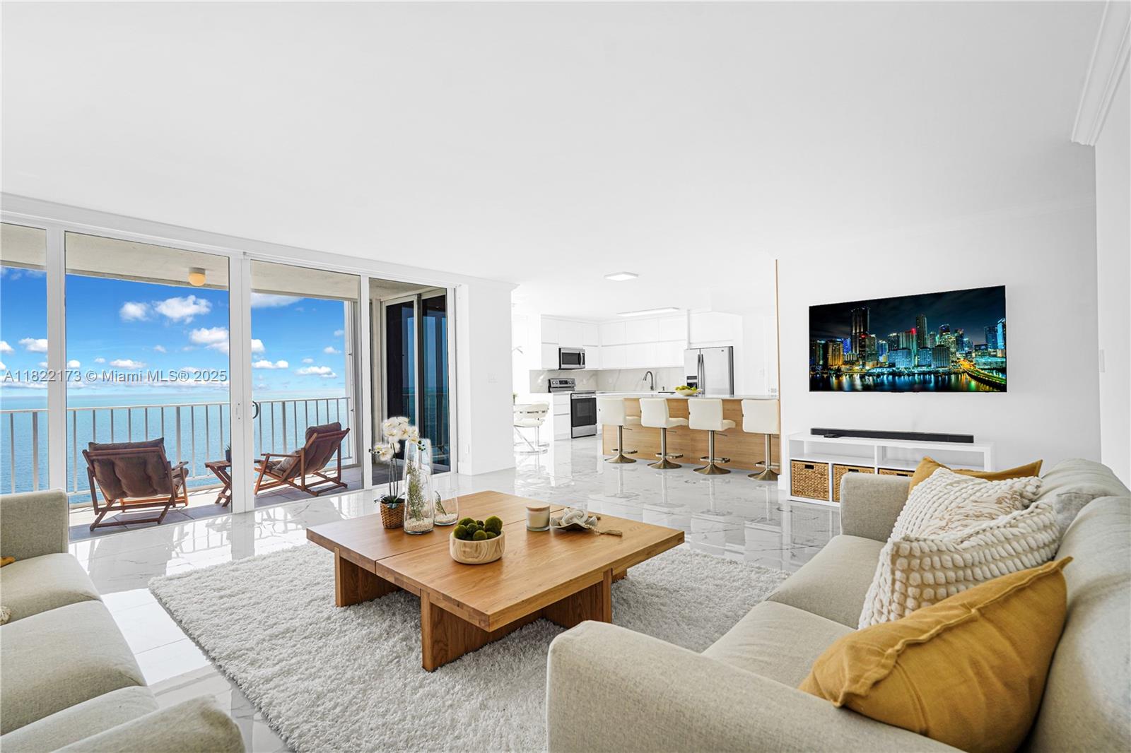 881 OCEAN DR # 21D