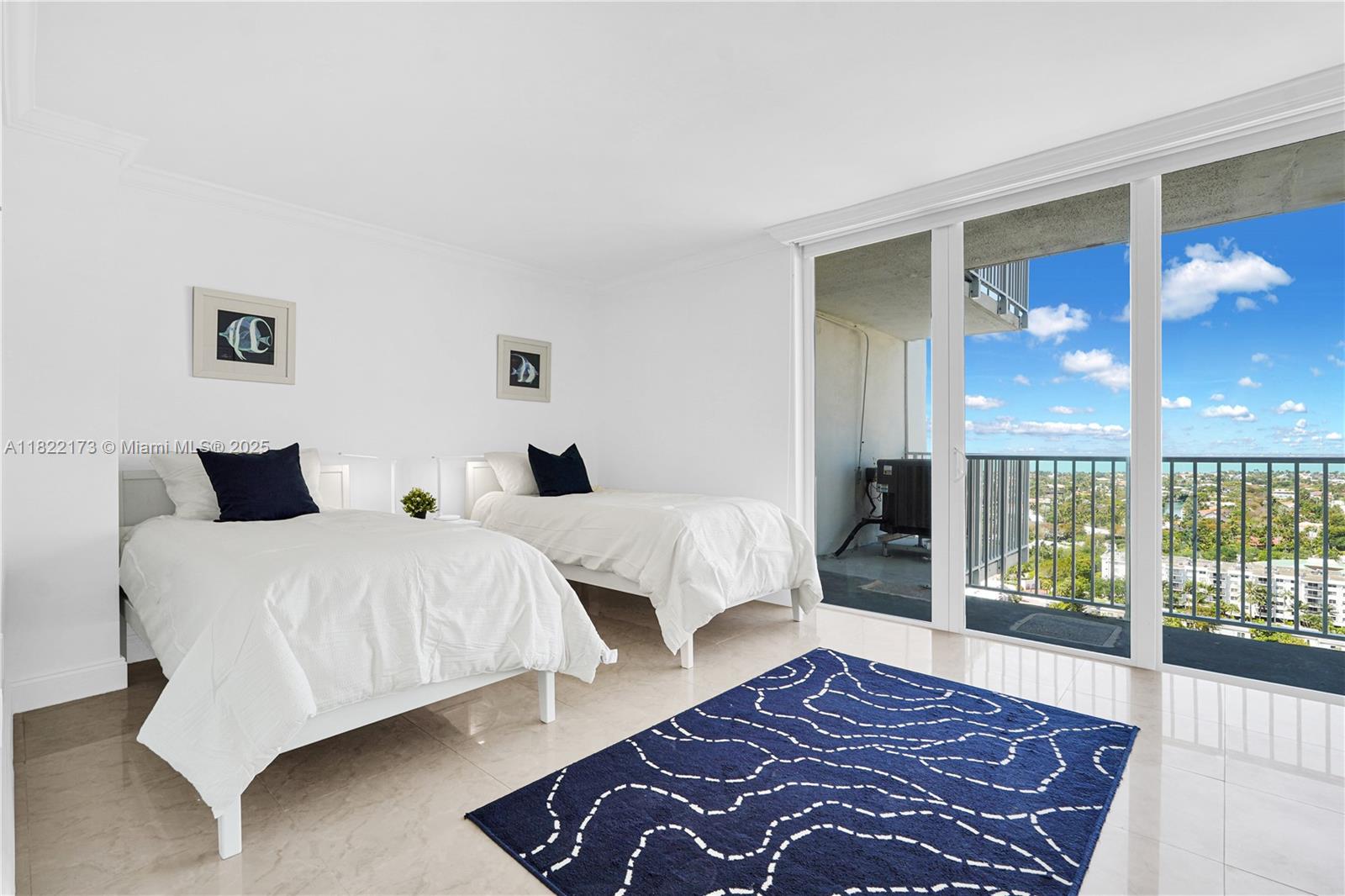 881 OCEAN DR # 21D