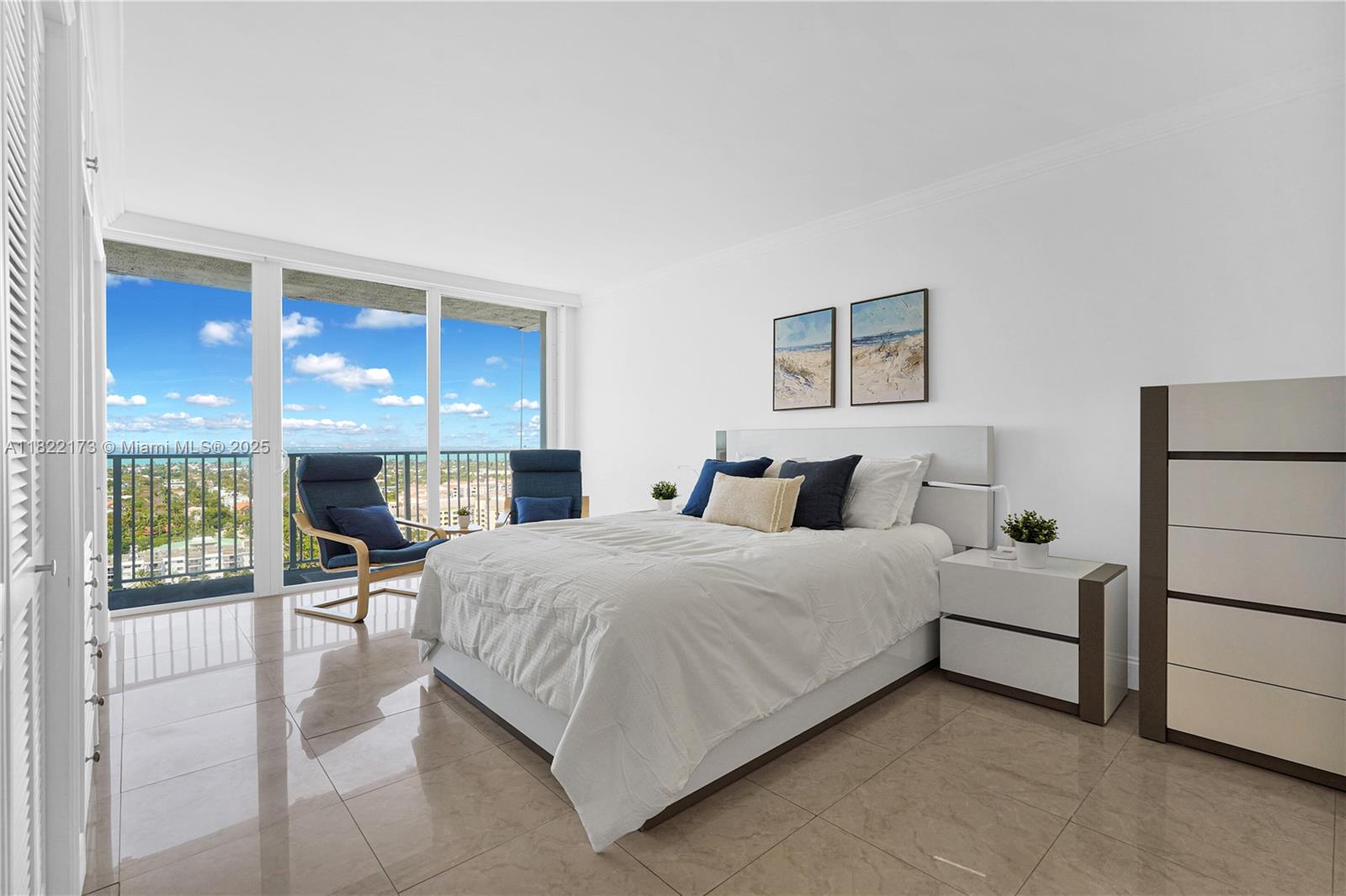 881 OCEAN DR # 21D