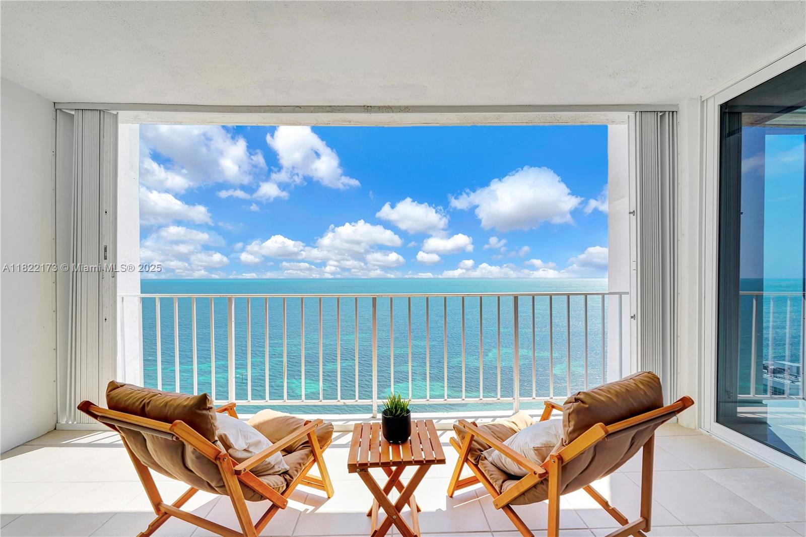 881 OCEAN DR # 21D