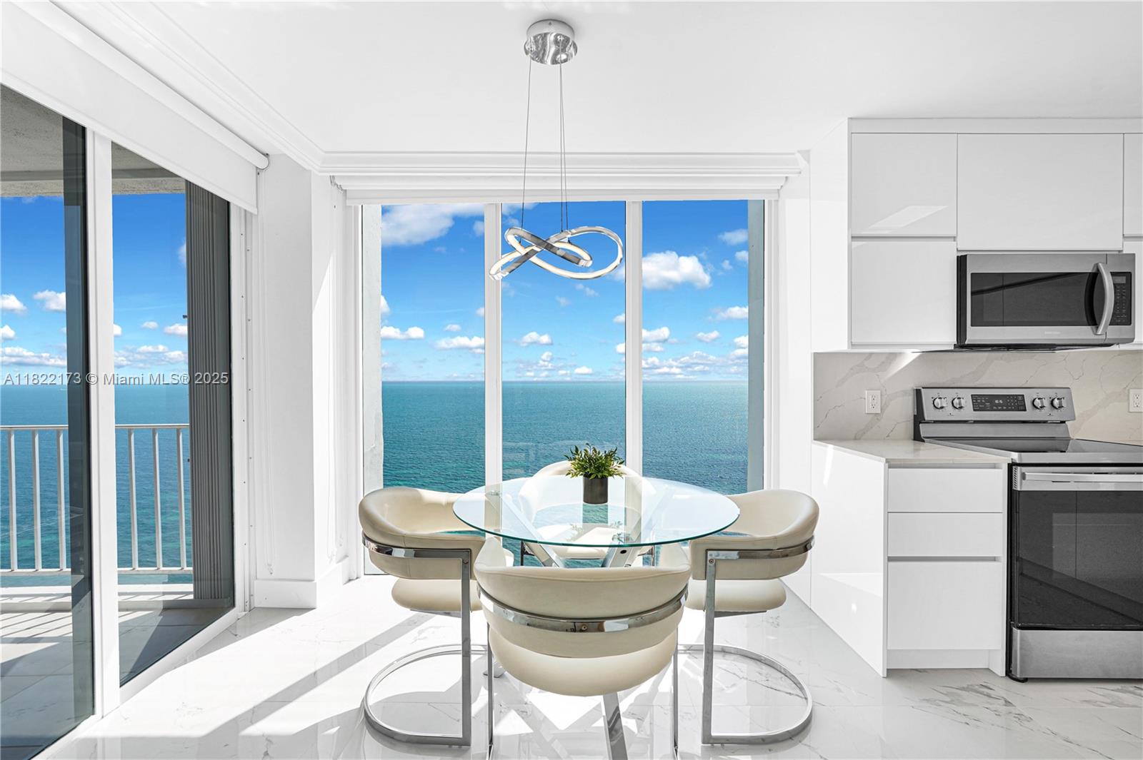 881 OCEAN DR # 21D