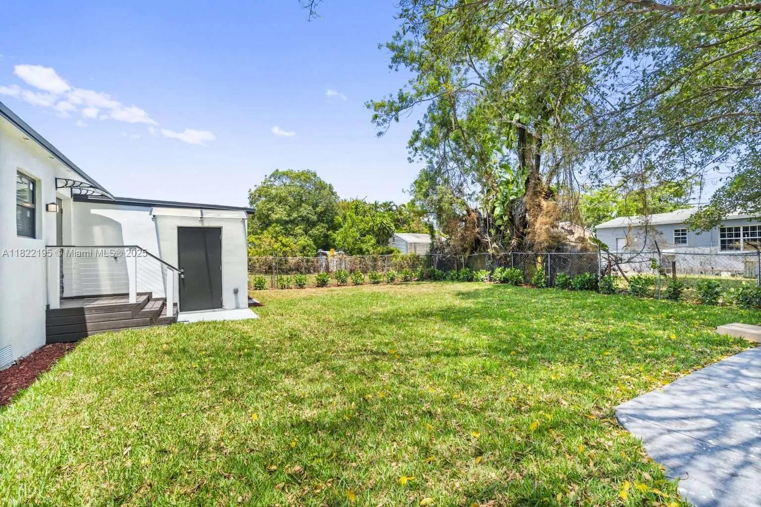 1121 NW 57th St