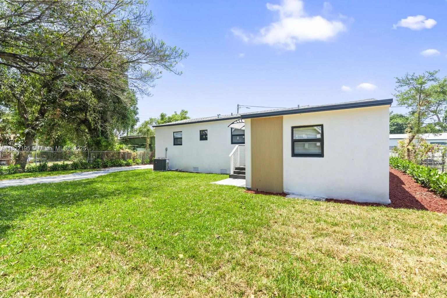 1121 NW 57th St
