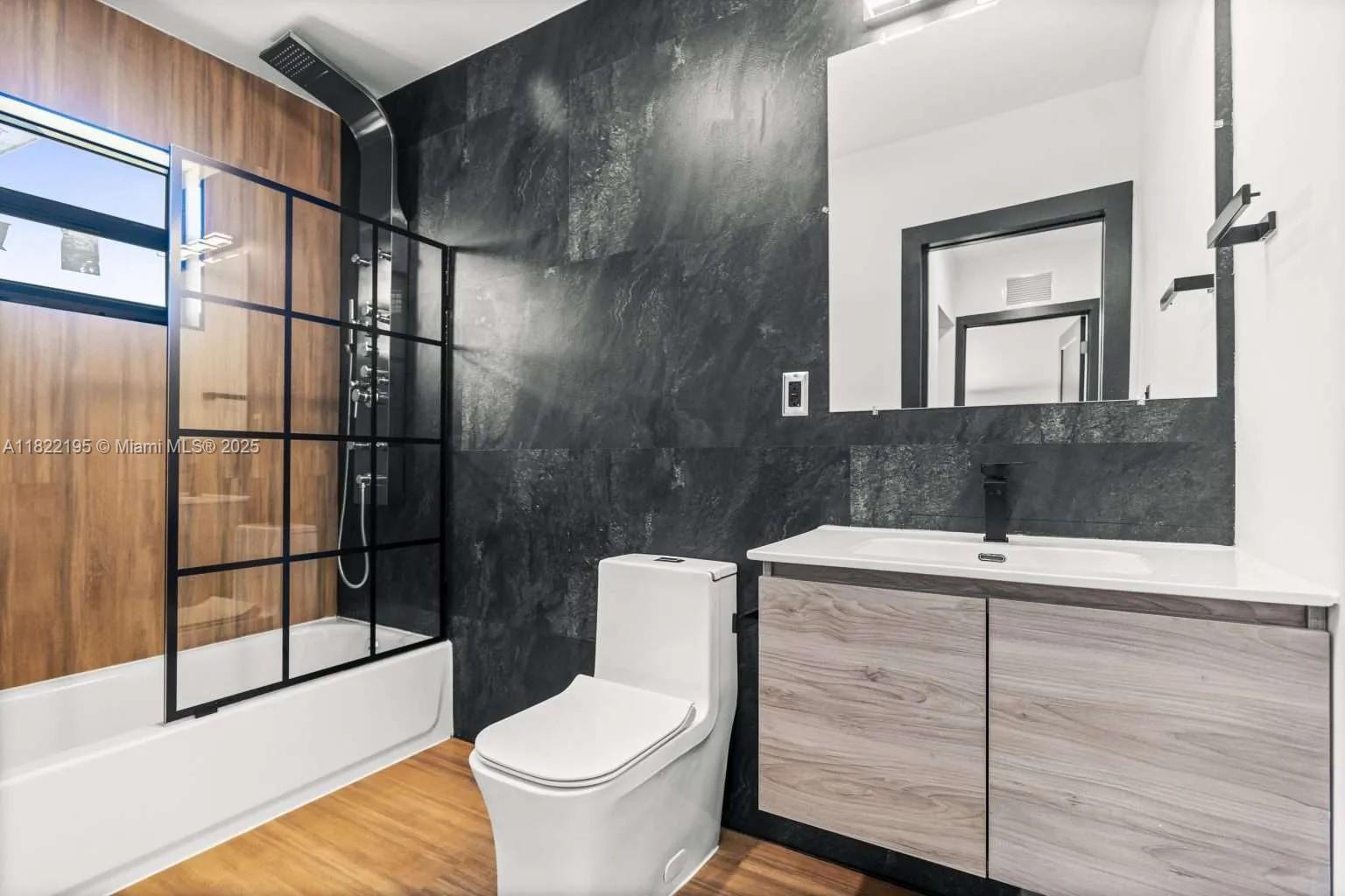 1121 NW 57th St