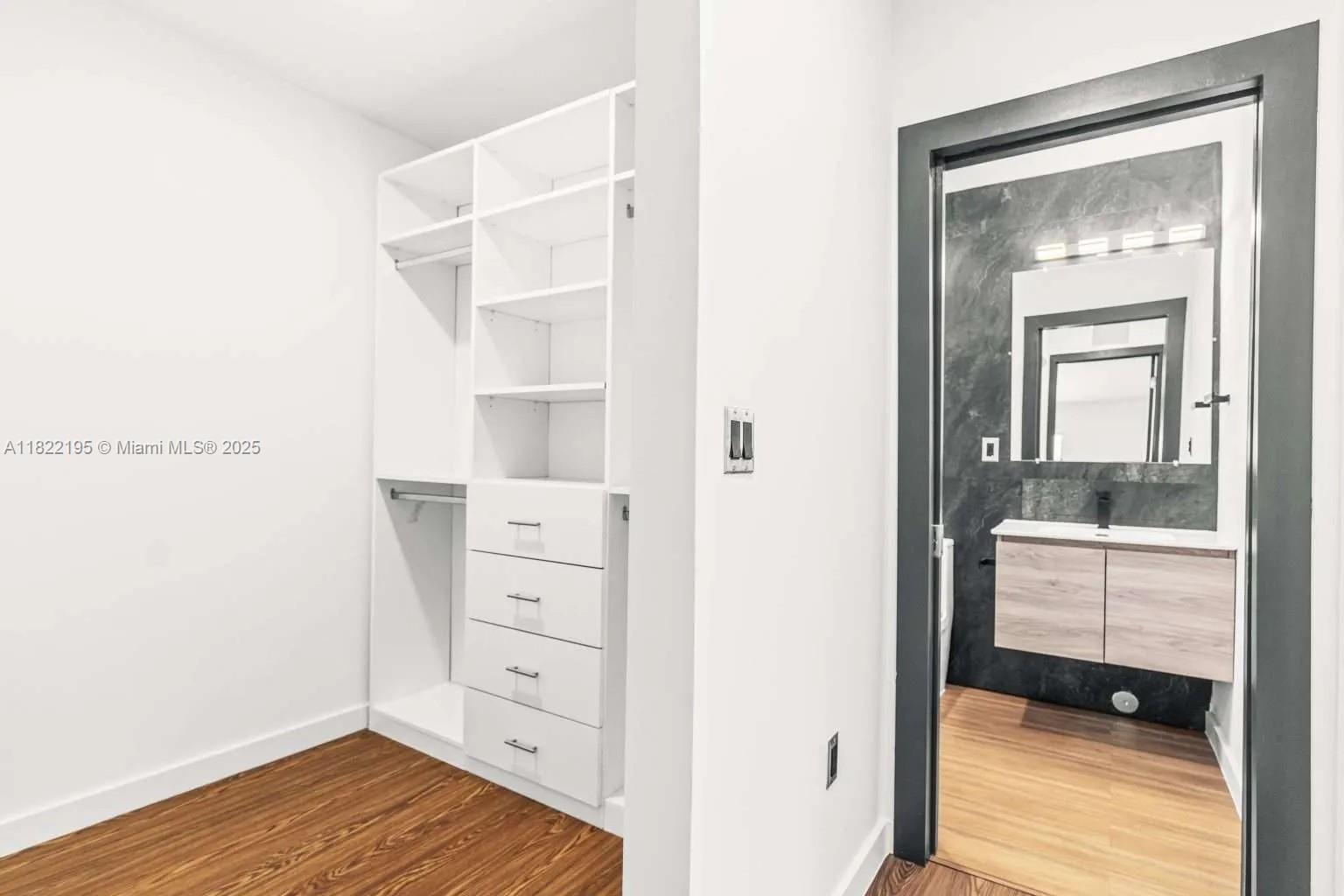 1121 NW 57th St