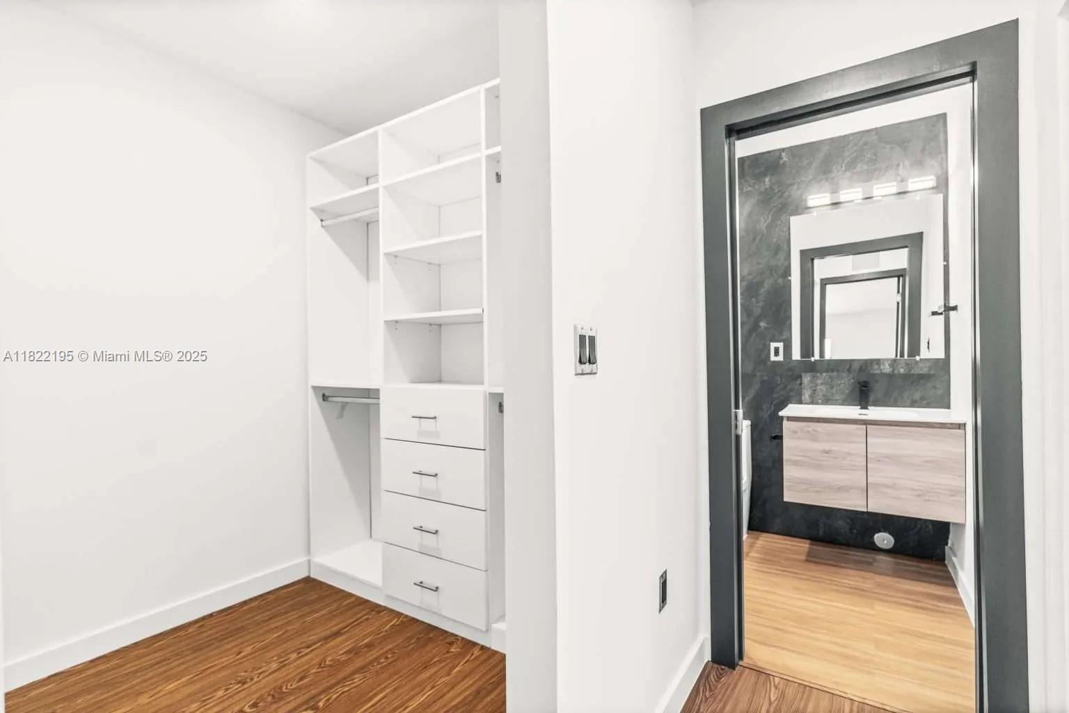 1121 NW 57th St
