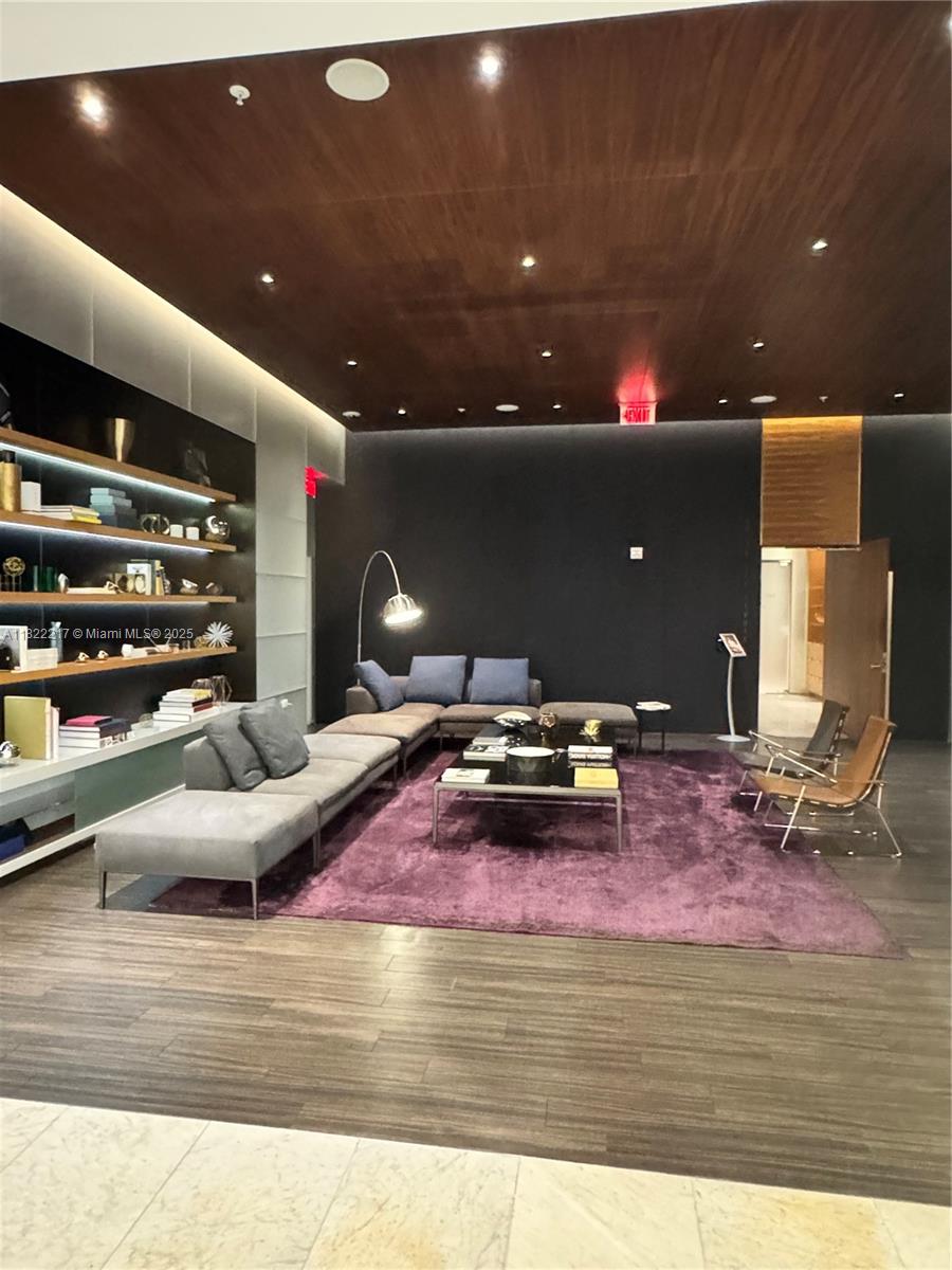 88 SW 7th Street # 3012