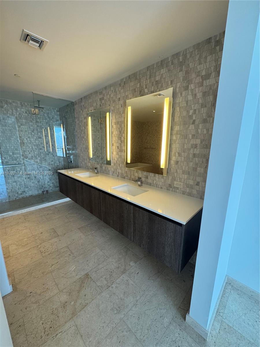 88 SW 7th Street # 3012