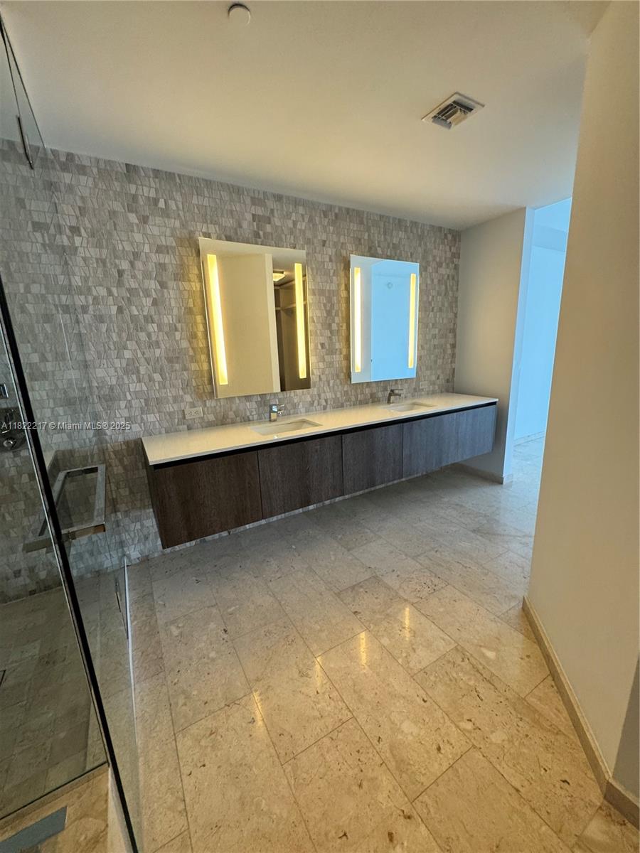 88 SW 7th Street # 3012