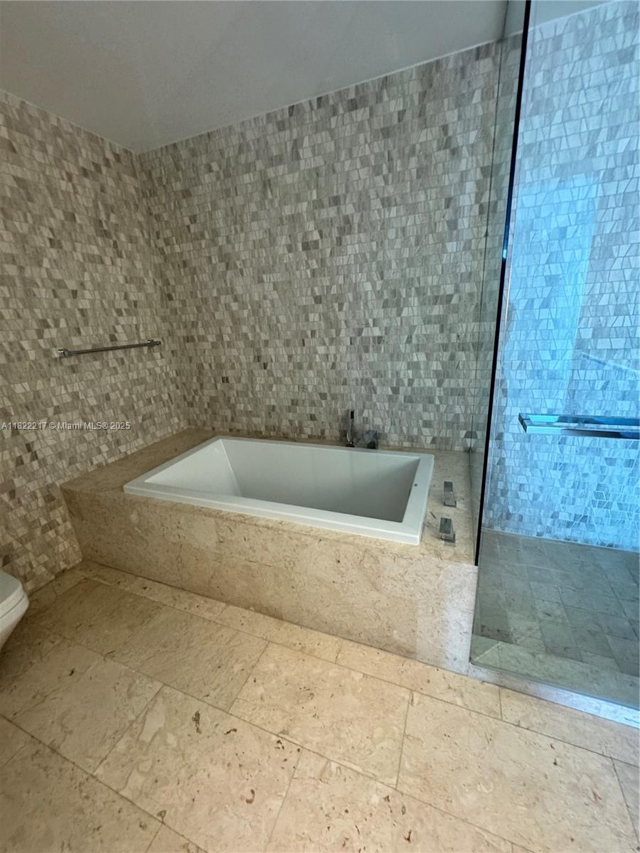 88 SW 7th Street # 3012