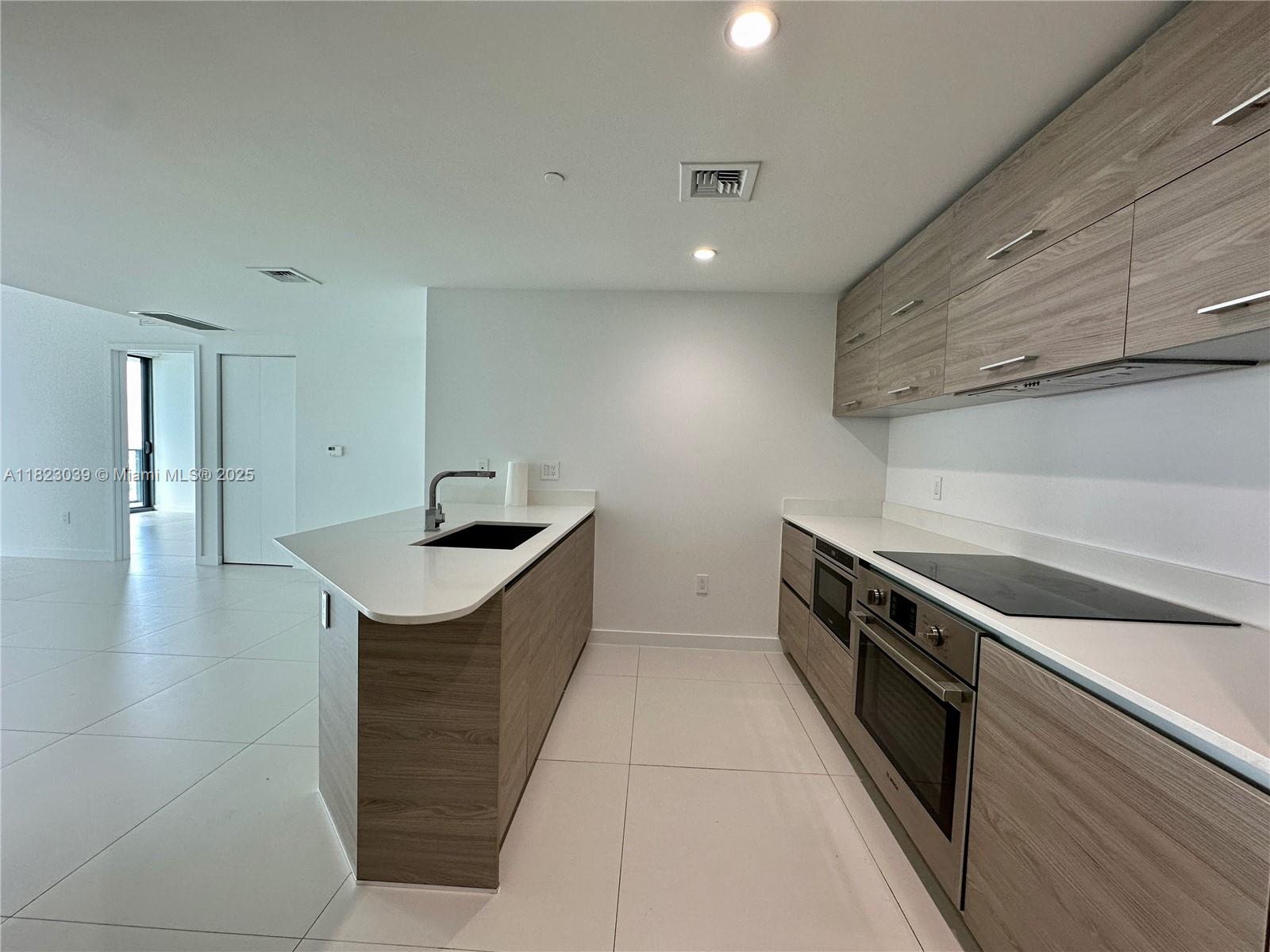 1300 S Miami Ave Unit: 1209