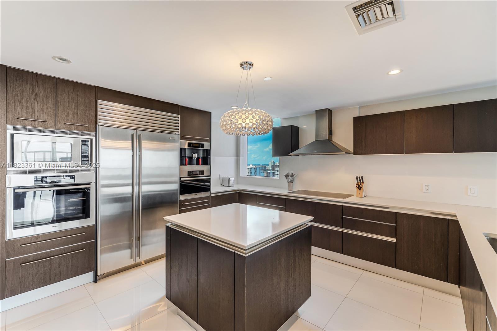 17001 Collins Ave # 2508