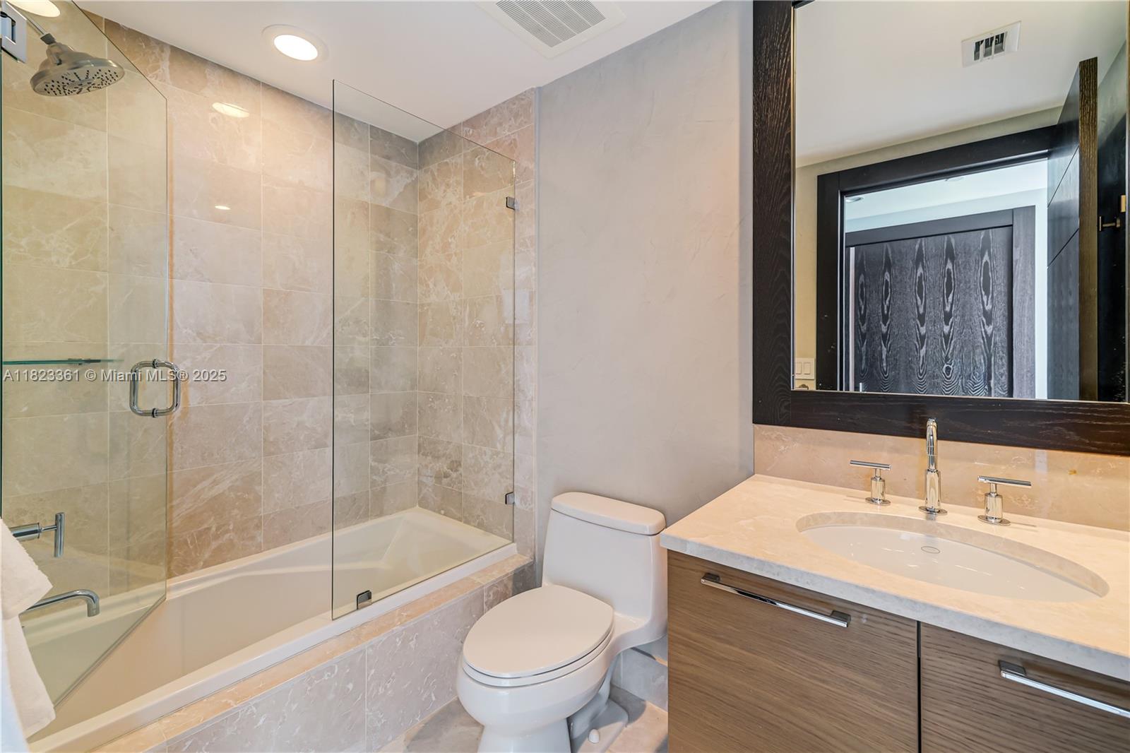 17001 Collins Ave # 2508