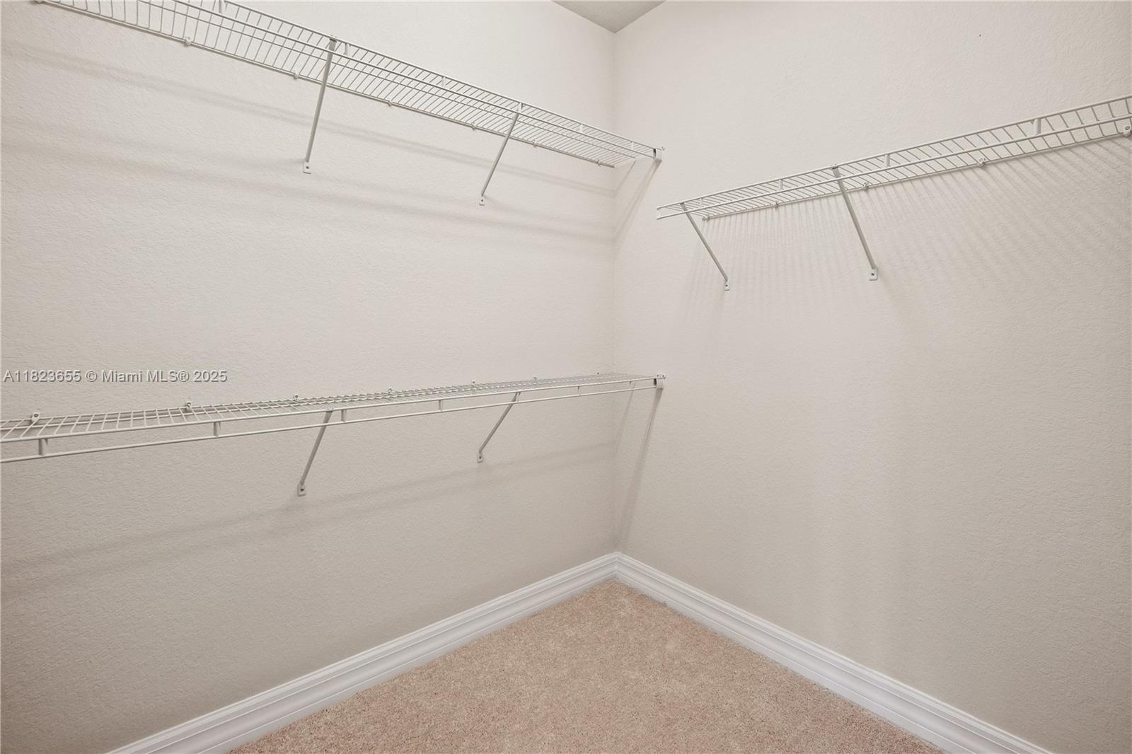 4488 E Appleton Cir E