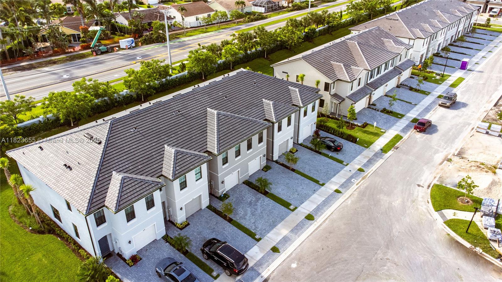 4488 E Appleton Cir E