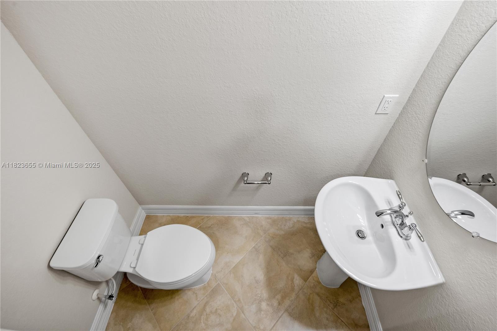 4488 E Appleton Cir E