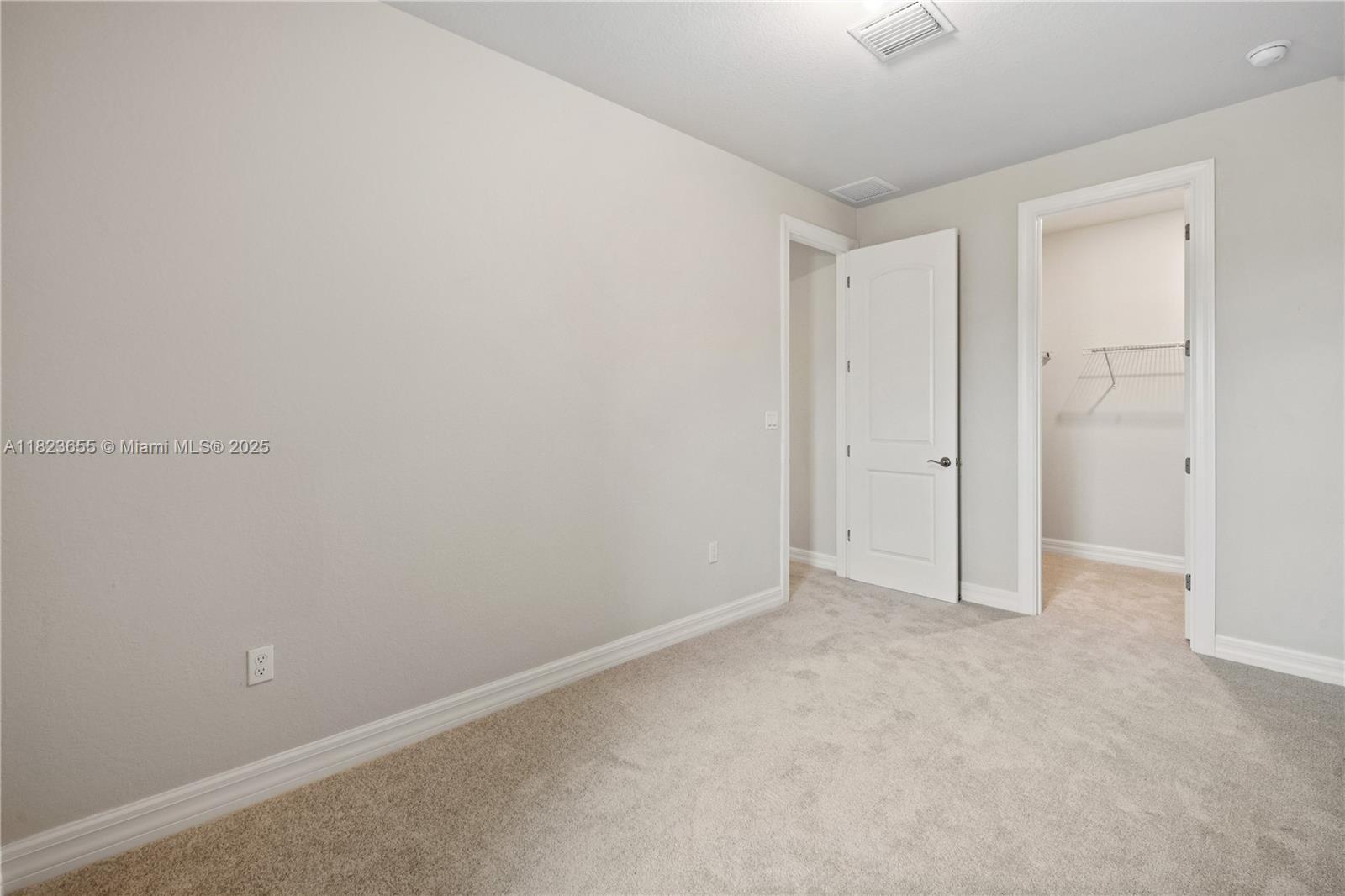 4488 E Appleton Cir E