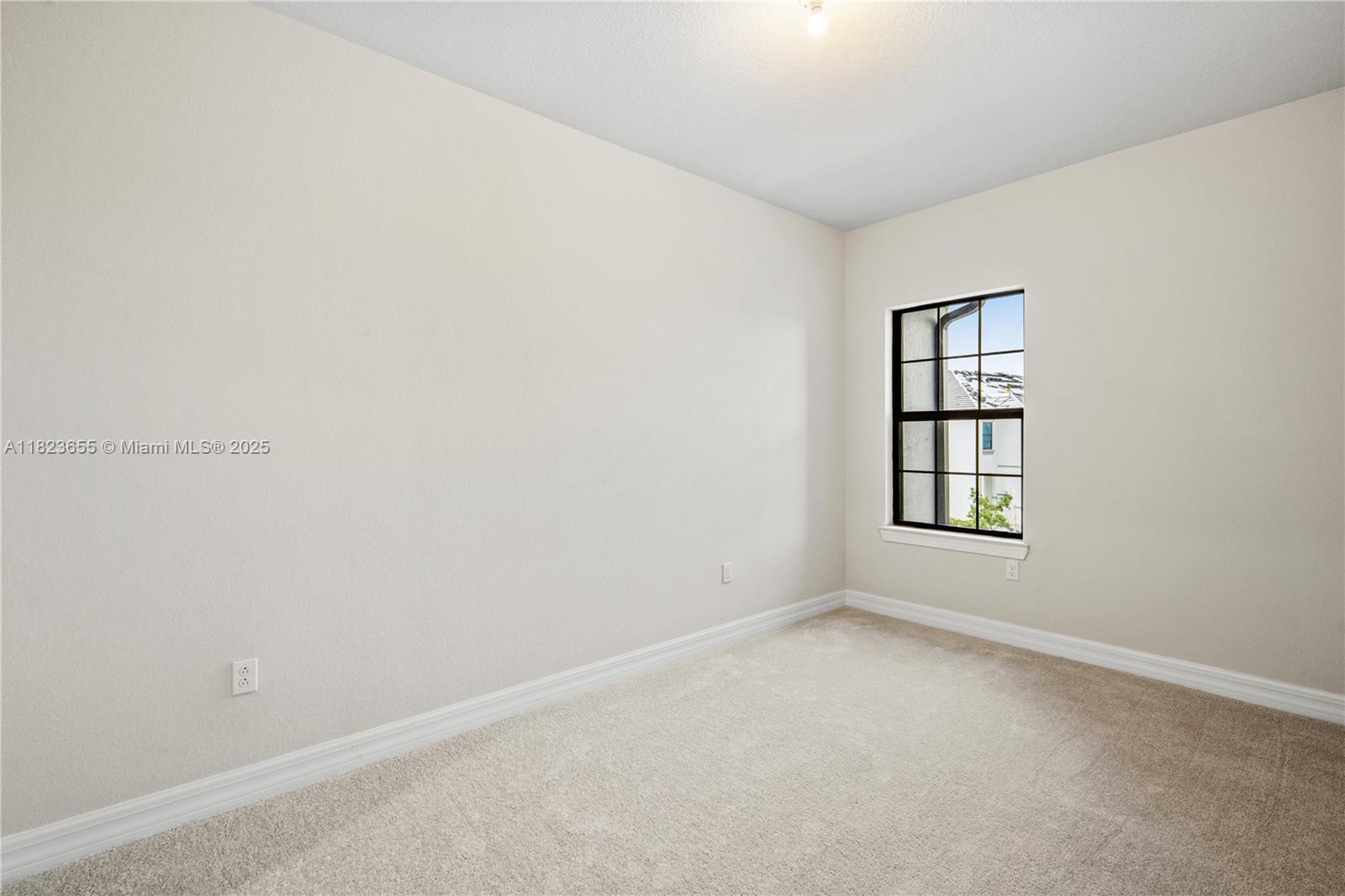 4488 E Appleton Cir E