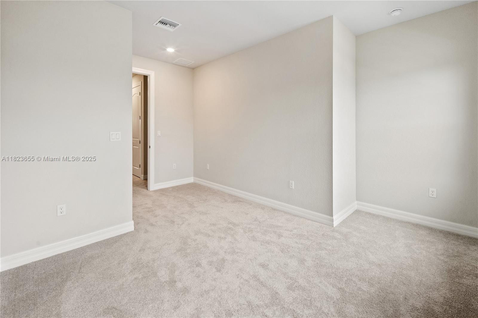 4488 E Appleton Cir E