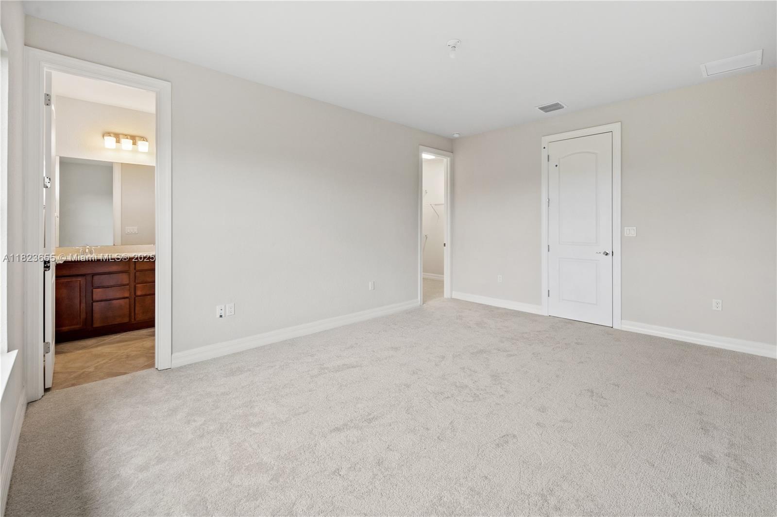 4488 E Appleton Cir E