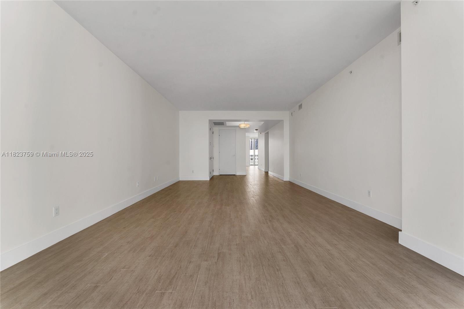 1300 Brickell Bay Dr # 3904