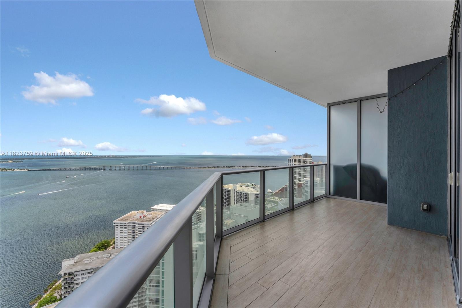 1300 Brickell Bay Dr # 3904