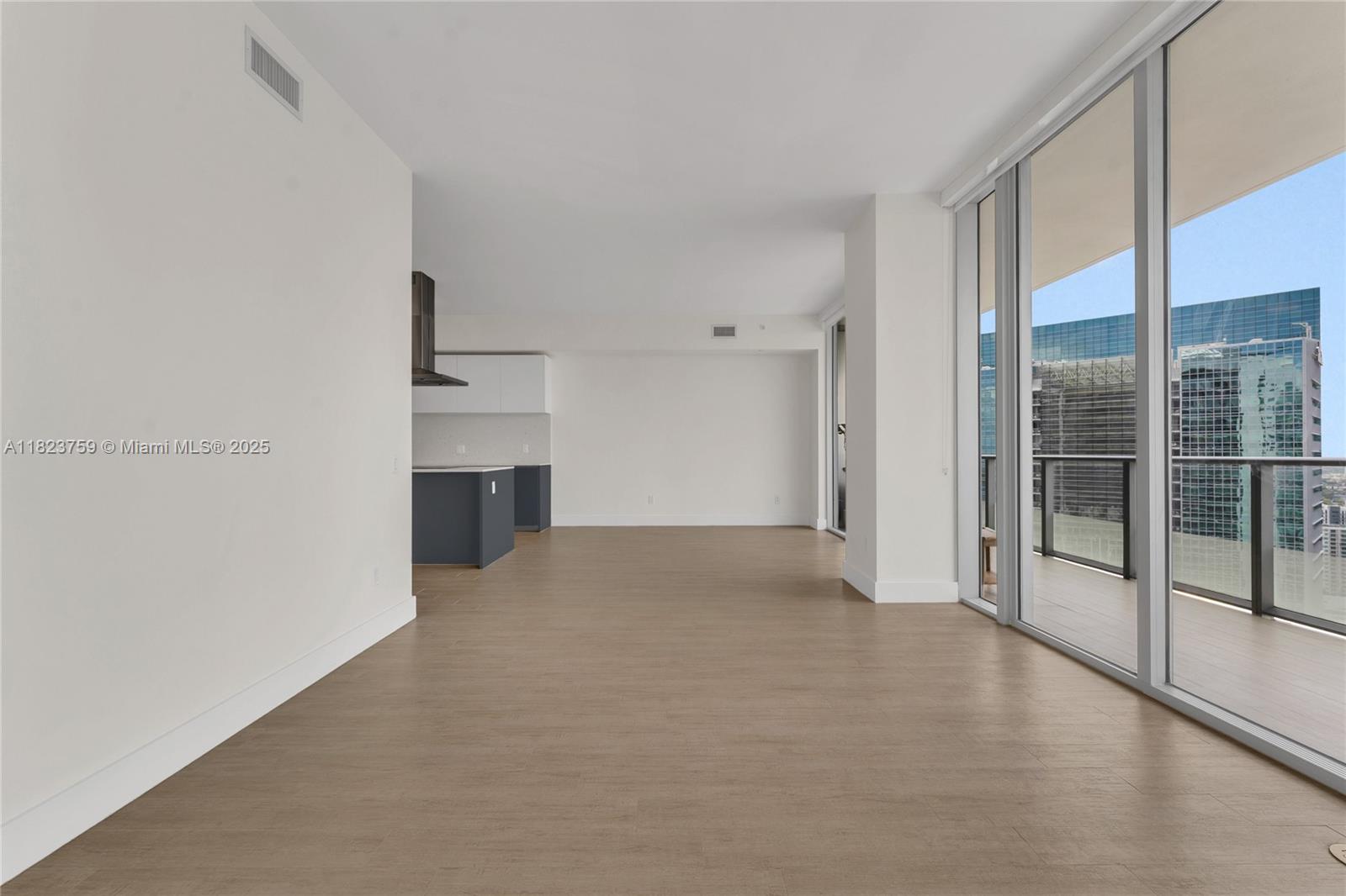 1300 Brickell Bay Dr # 3904