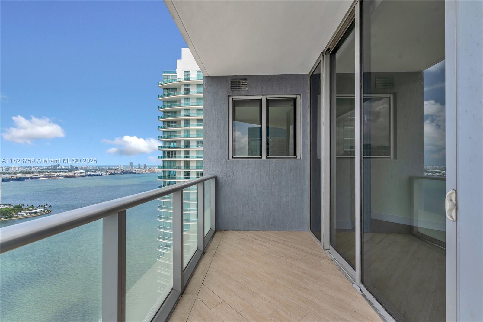 1300 Brickell Bay Dr # 3904