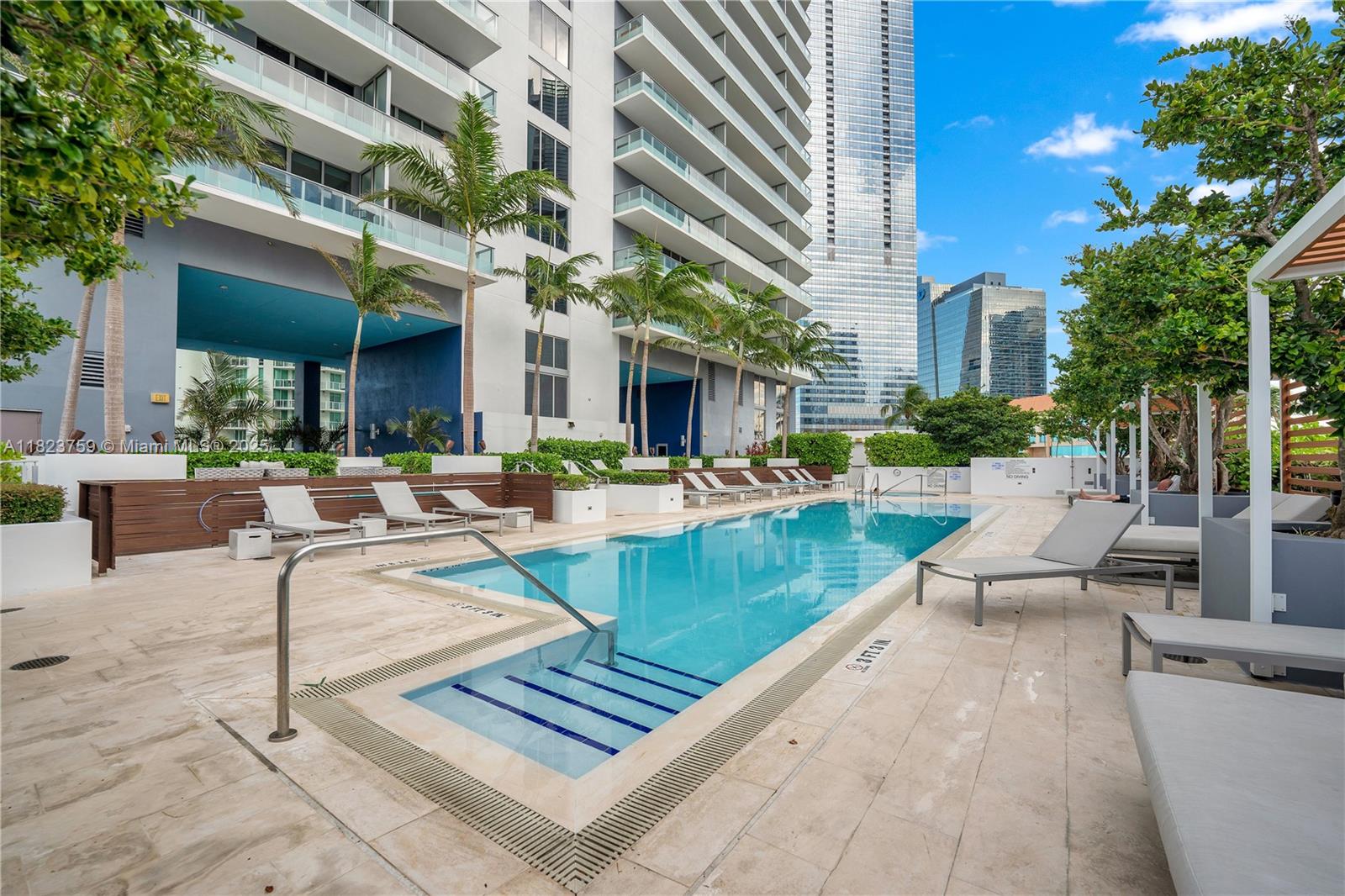 1300 Brickell Bay Dr # 3904