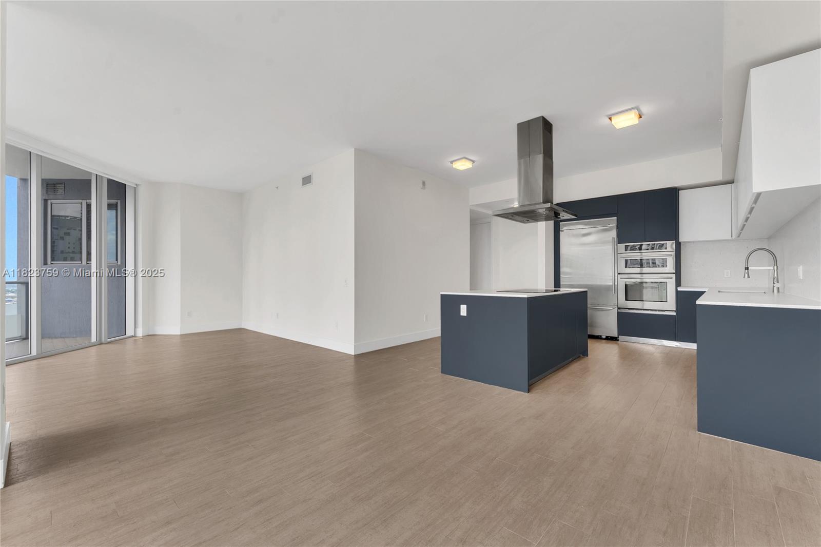 1300 Brickell Bay Dr # 3904
