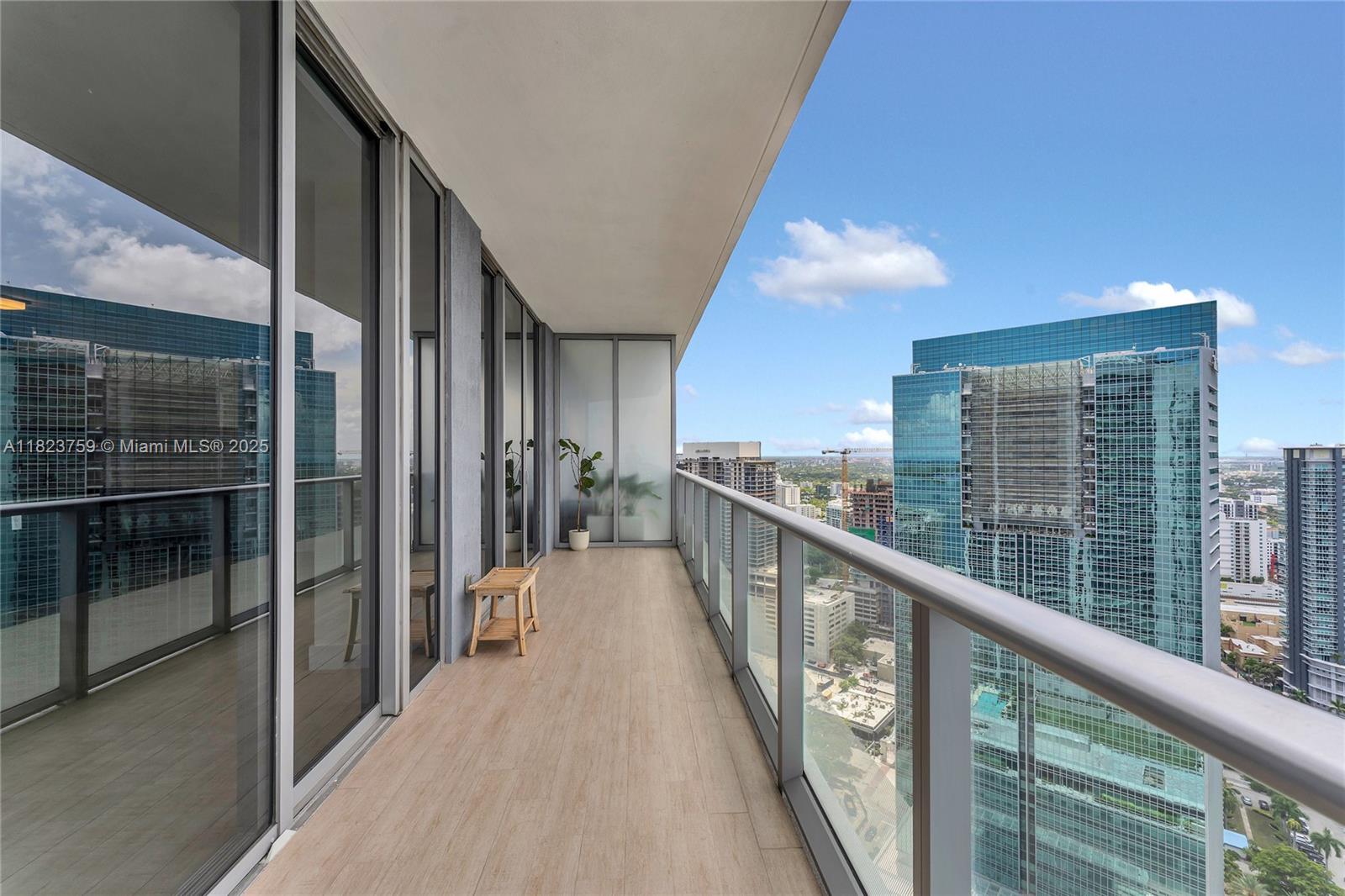 1300 Brickell Bay Dr # 3904