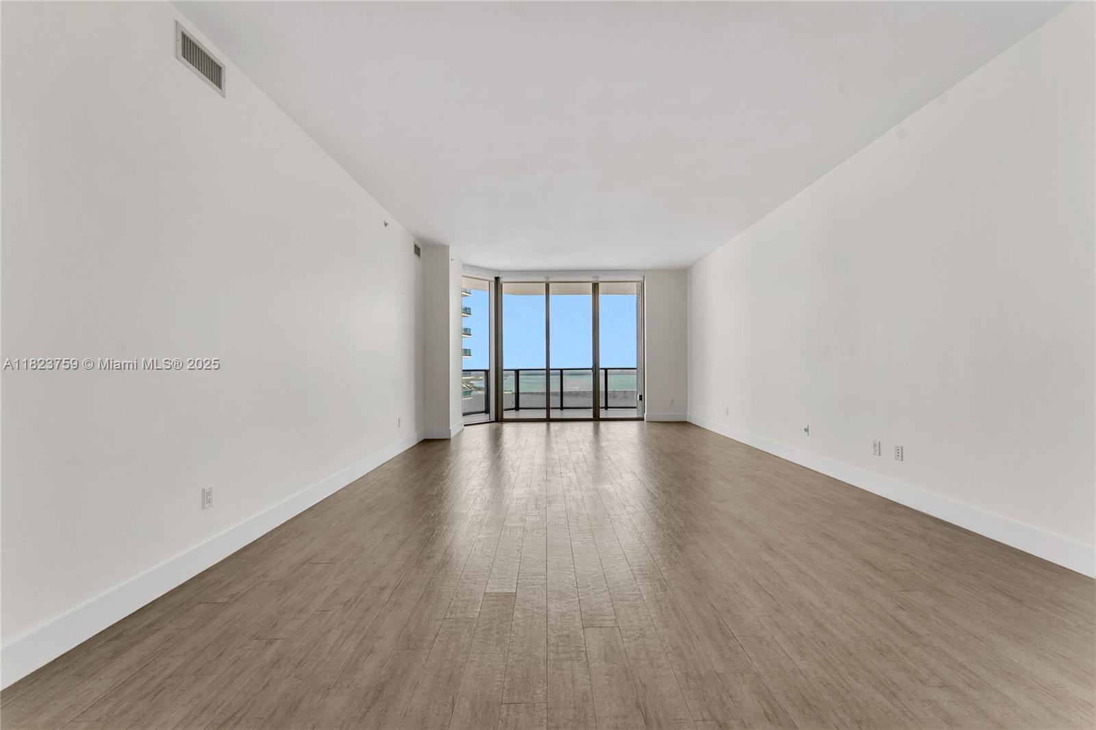 1300 Brickell Bay Dr # 3904
