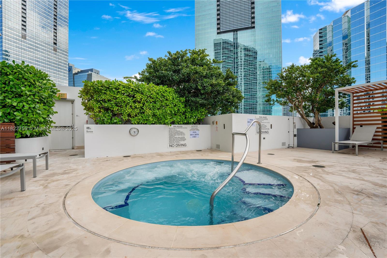 1300 Brickell Bay Dr # 3904