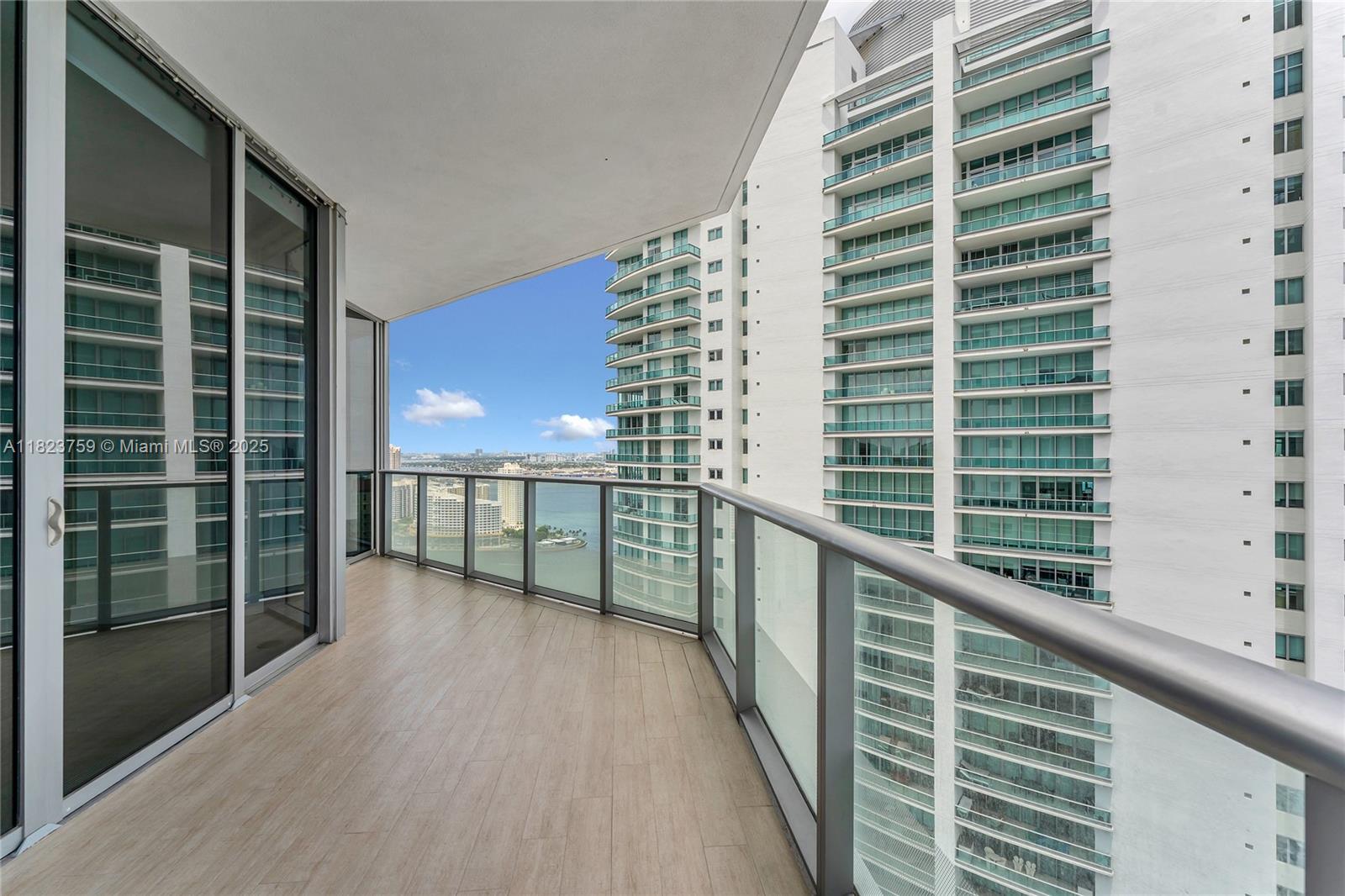1300 Brickell Bay Dr # 3904