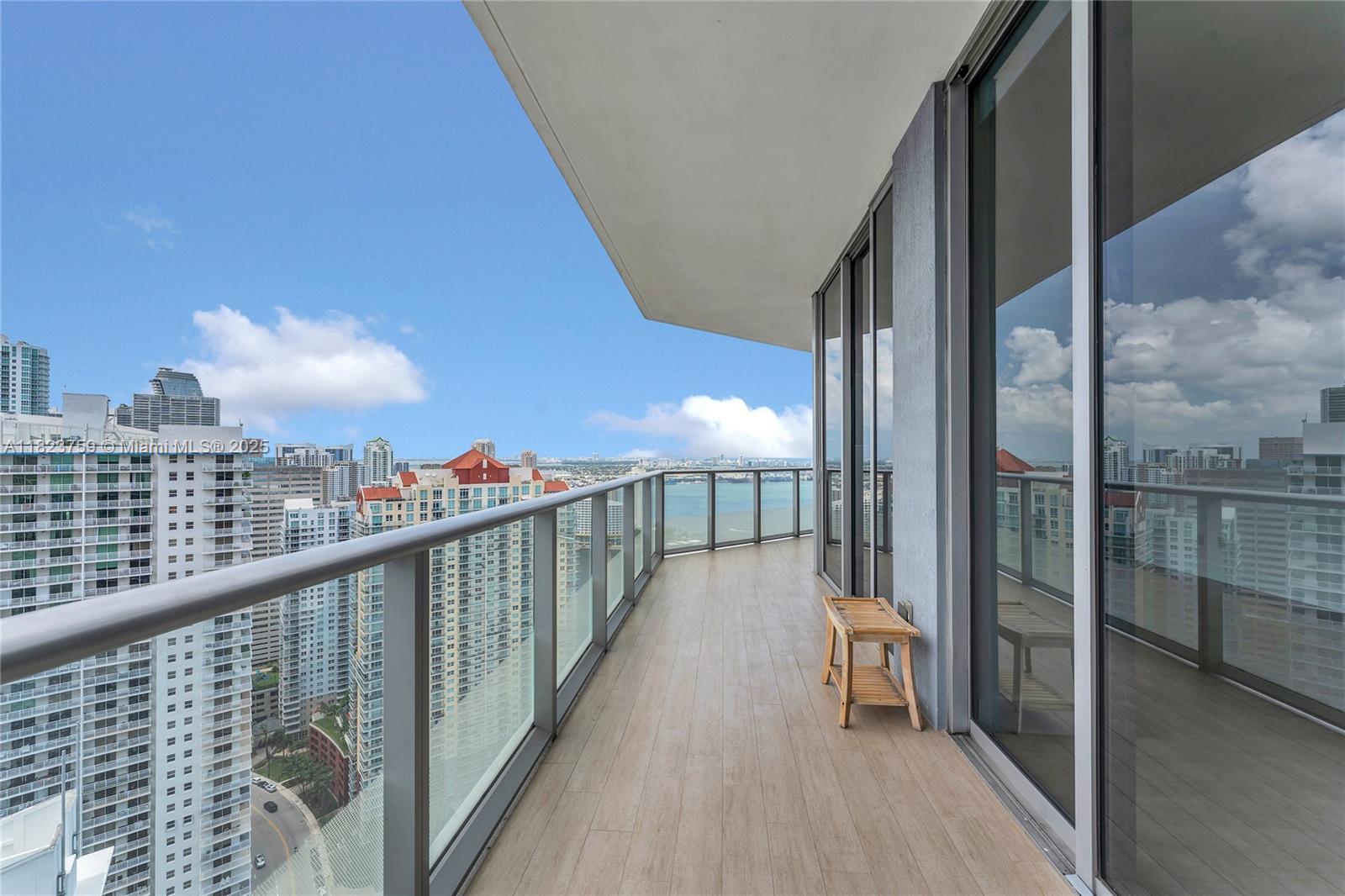 1300 Brickell Bay Dr # 3904