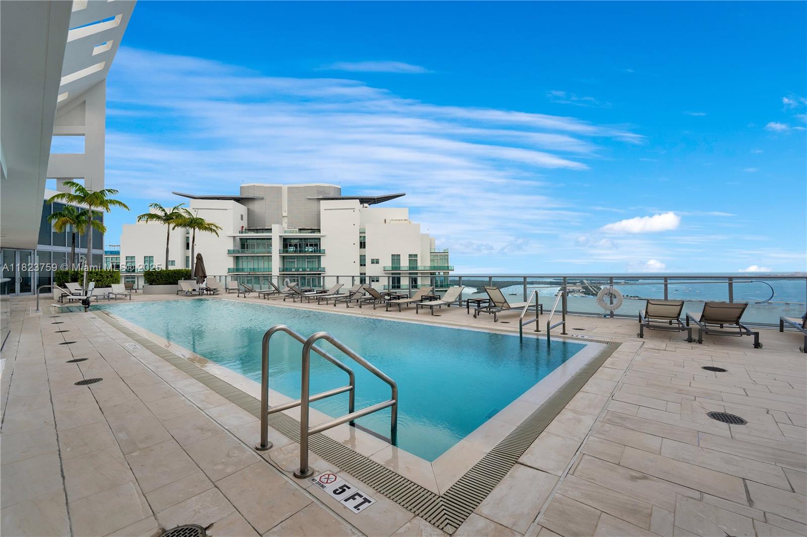 1300 Brickell Bay Dr # 3904