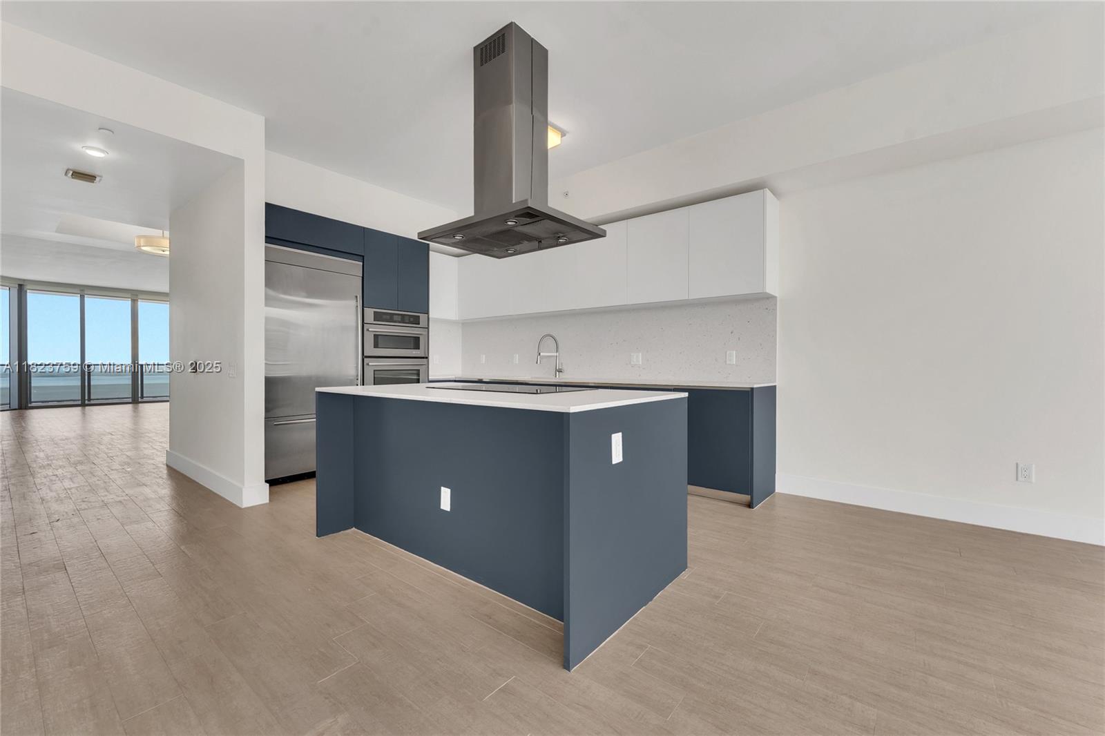 1300 Brickell Bay Dr # 3904