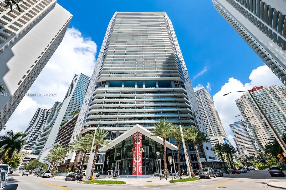 1300 Brickell Bay Dr # 3904