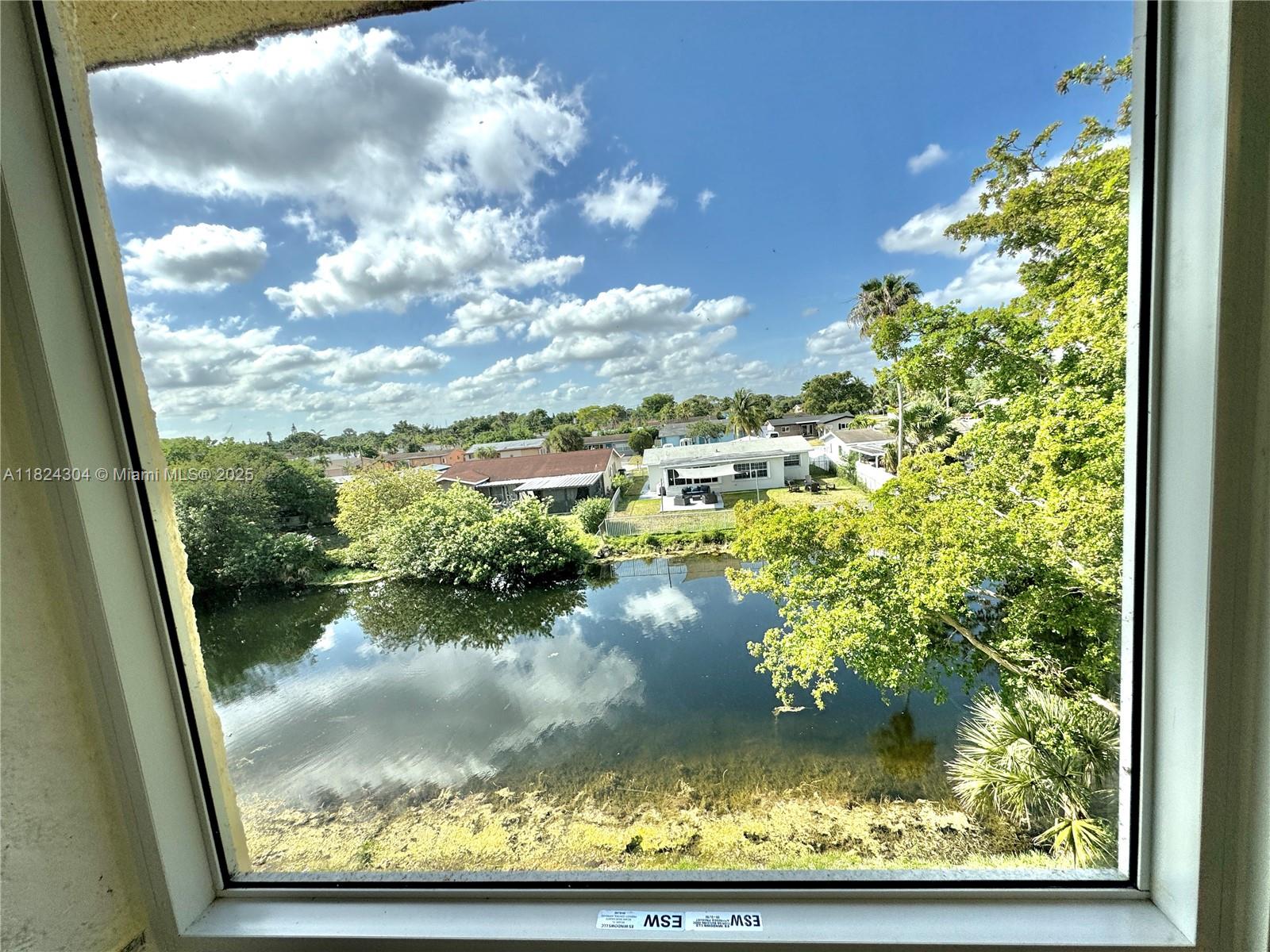 8305 Sunrise Lakes Blvd Unit: 302