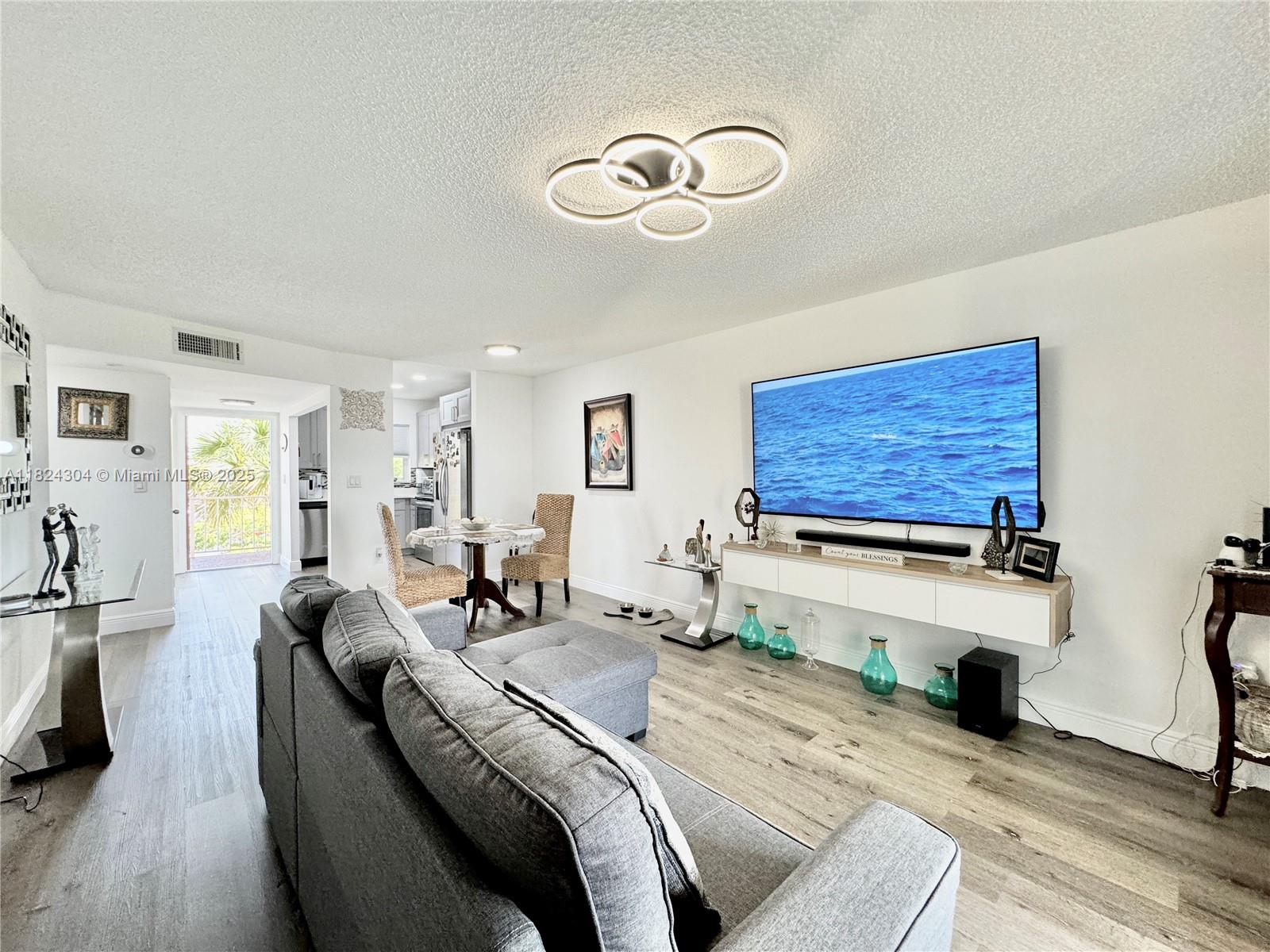 8305 Sunrise Lakes Blvd Unit: 302