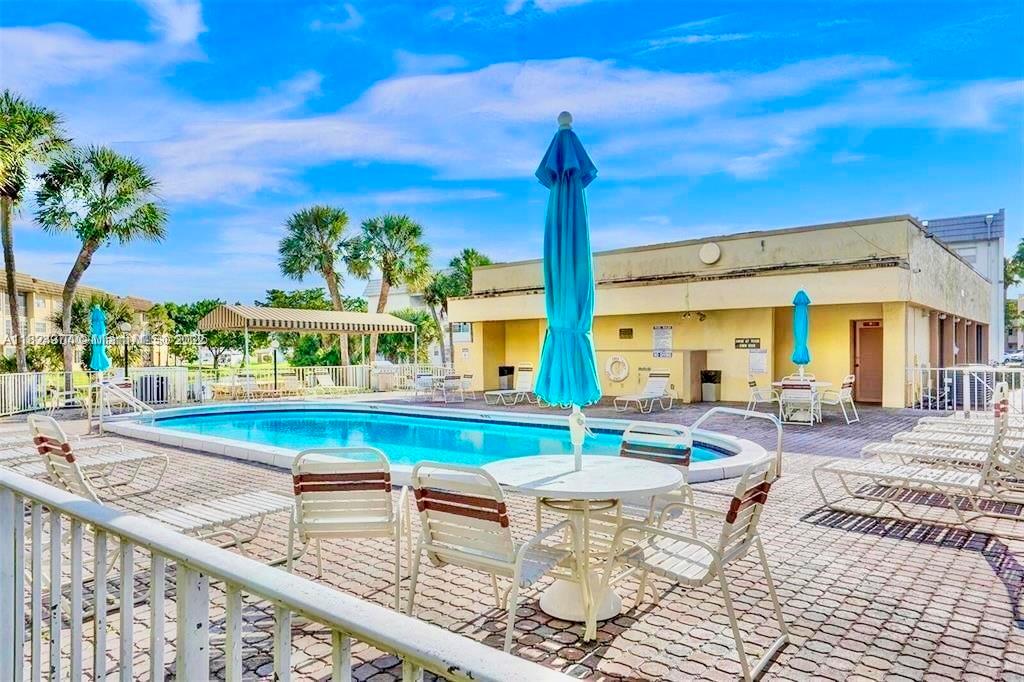 8305 Sunrise Lakes Blvd Unit: 302