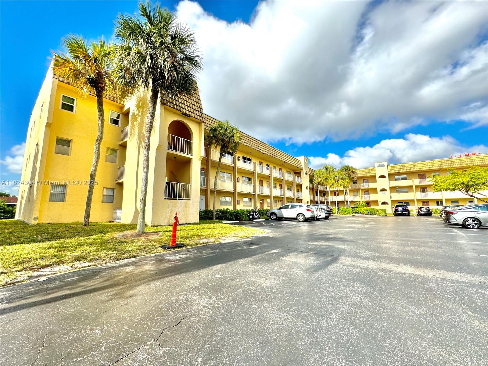 8305 Sunrise Lakes Blvd Unit: 302